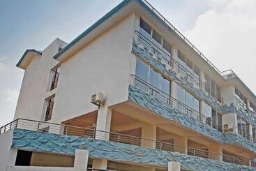 Home Hotel Sea Prince Suites