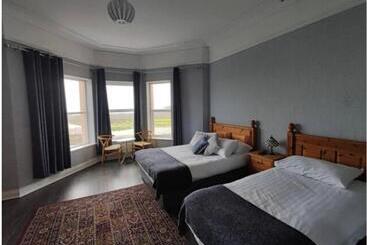 Bed and Breakfast Lobster Lodge