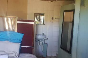 پانسیون Chocks Guest House