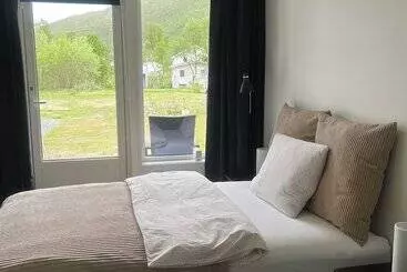 アパートホテル Senja Living