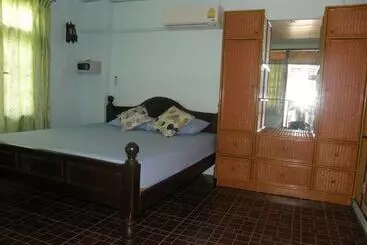 Hotel Anchana House By Zuzu