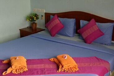 בית מלון כפרי Lanta Sweet Mansion