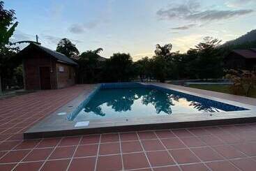 بنسيون Padimas Villa @datai Valley