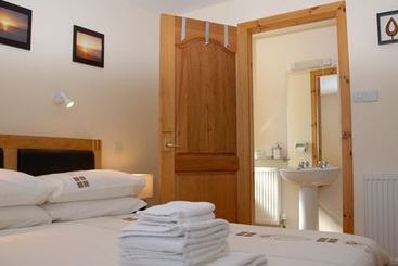 Pensione The Inn Guest House