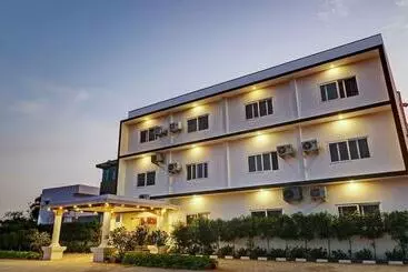 ホテル Treebo Trend Shri Aprameya Resort
