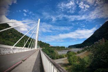 هاستل Long Quan Ju