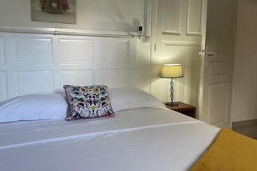 تختخواب و صبحانه River Side