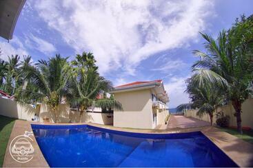 C气泡潜水度假村 C Bubble Diving Resort