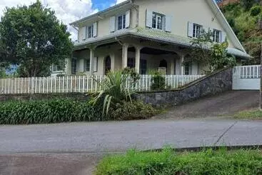 Majatalo Porte De Mafate   Grand Ilet