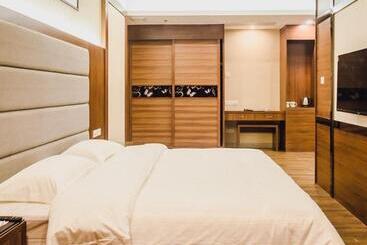 Отель Greentree Alliance Guangding Shantou Heping Bus Station Xinhong