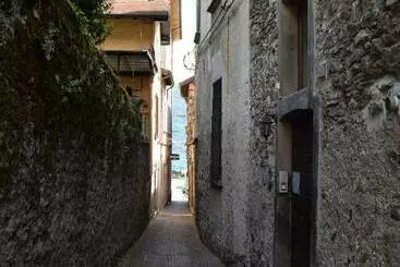 ペンション Alloggio D Epoca In Centro Storico A Dongo