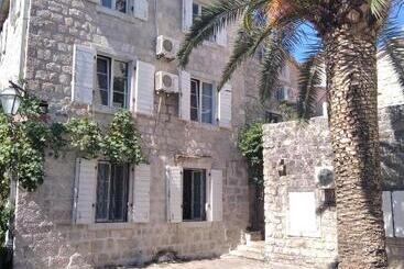 Hostel Michel Guest House