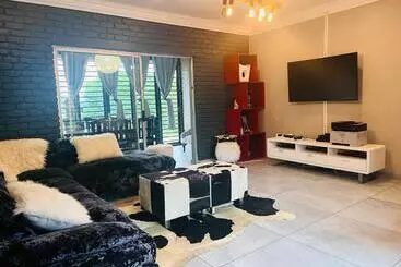Majatalo Kwasiya Guest House