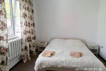 פנסיון Village