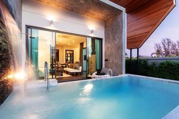 The 8 Pool Villa