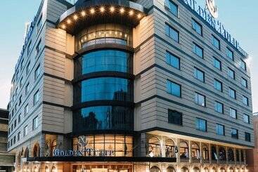 ホテル Golden Tulip Addis Ababa