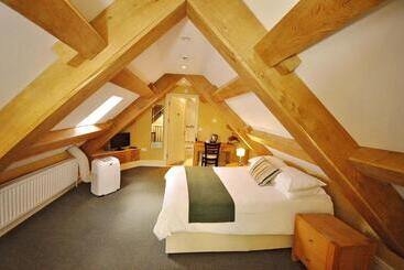 Отель The Castle