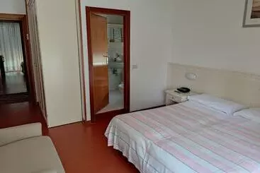 ホテル Ristorante Il Grillo