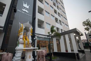 Апарт-отель Racha Residence Sri Racha