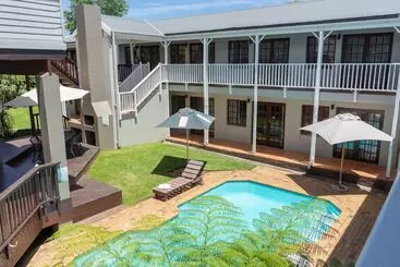 Majatalo Loerie Guest Lodge