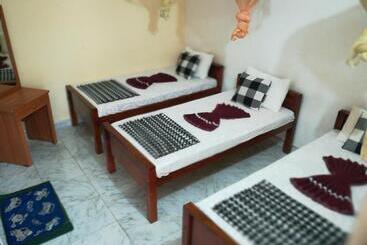 Hotel Travelers Holiday Resort