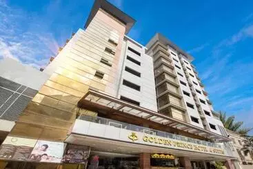 Golden Prince Hotel & Suites