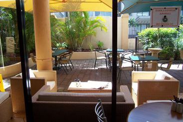 فندق على الطريق Sapphire Resort