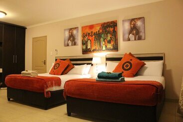 פנסיון Milkwood Mansion