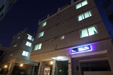 Ss Guesthouse - Hostel