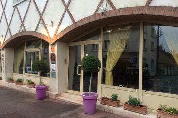 ホテル Anne De Beaujeu