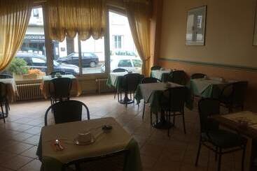 هتل Anne De Beaujeu