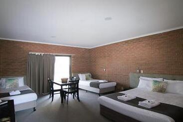 מוטל Ashleigh Court Motor Inn