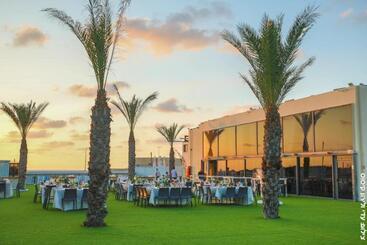 فندق El Yam Luxury Resort