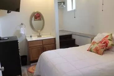 Pictured Rocks Bed And Breakfast