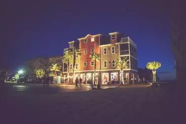 민박 Regatta Inn Adults Only