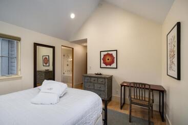 ویلا The Porches