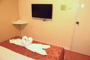 Tr3ats Guest House Bohol   Hostel