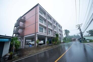 בית מלון כפרי Al Ameen  Krabi