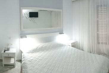 هتل Porto Castello