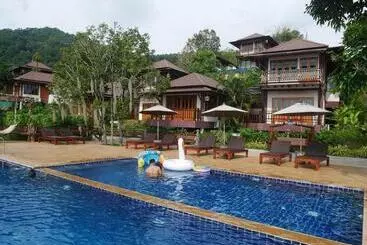 Hotelli Baan Puteri Lanta