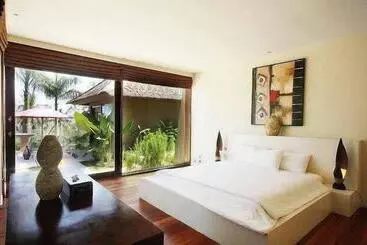 Отель Villa Tiara Lombok Island