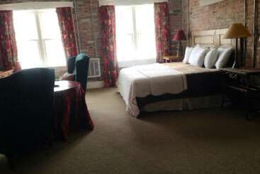 בית מלון כפרי William Watson