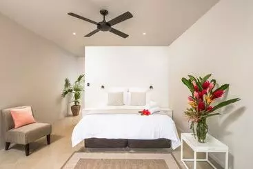 דירות לתיירים Pacific Palms Luxury Villa