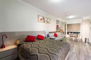 Athena Motel Apartments