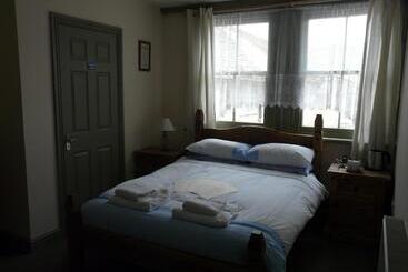 Aamiaismajoitus (B&B) Swan Inn Lechlade