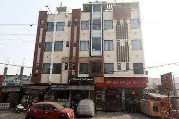 فندق Oyo Rooms Near Railway Station Meerut
