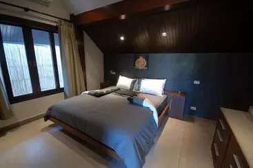 Beachside Villa Tawan