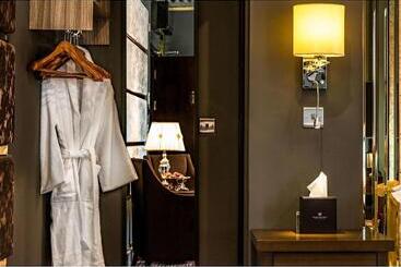 Grand Sapphire Hotel & Banqueting