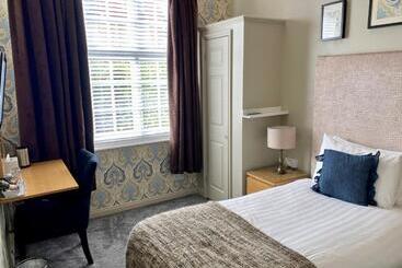 בית מלון כפרי Virginia Court