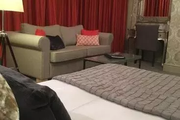 Hotell Virginia Court